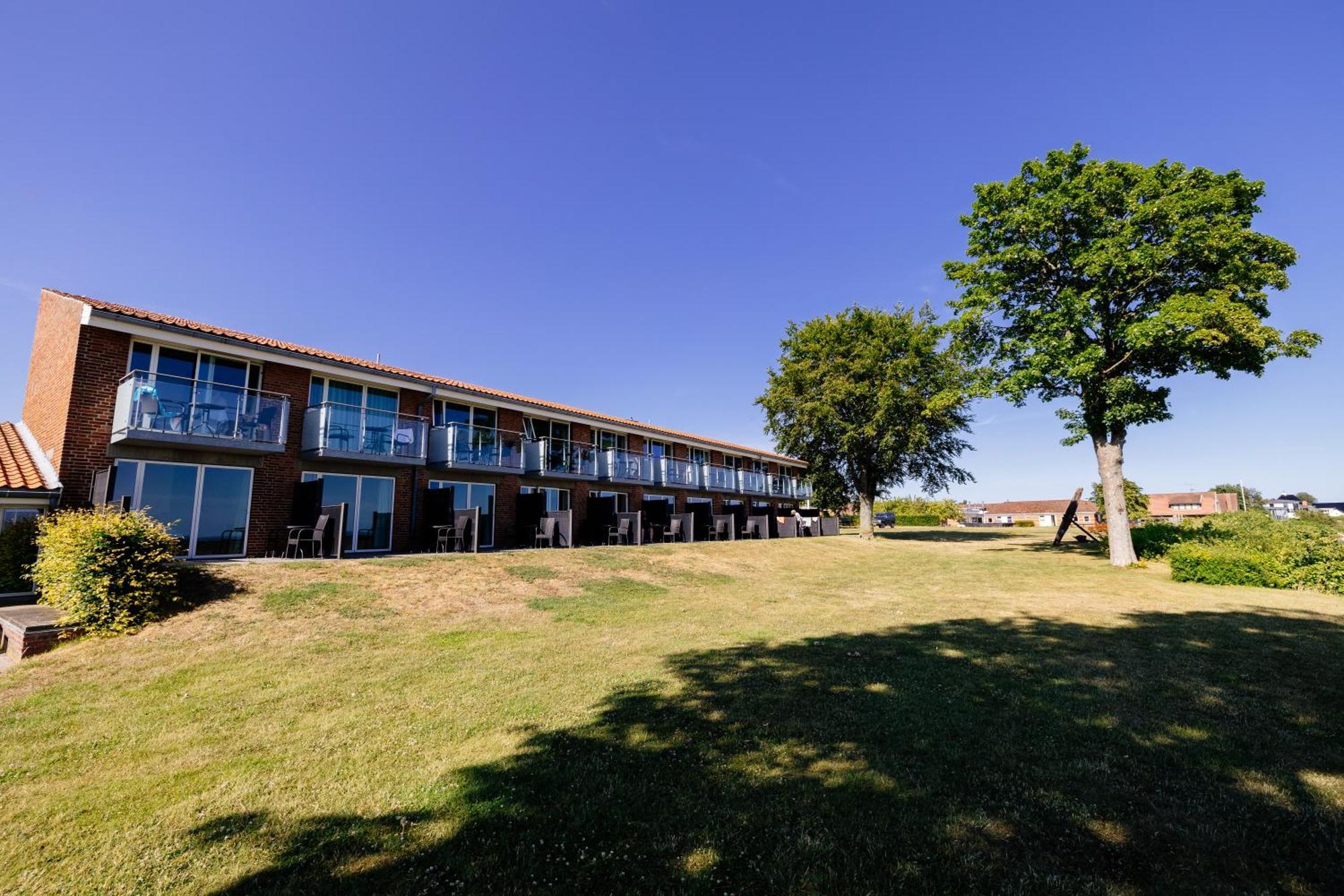 Strandhotel Klinten Aps Rødvig Esterno foto