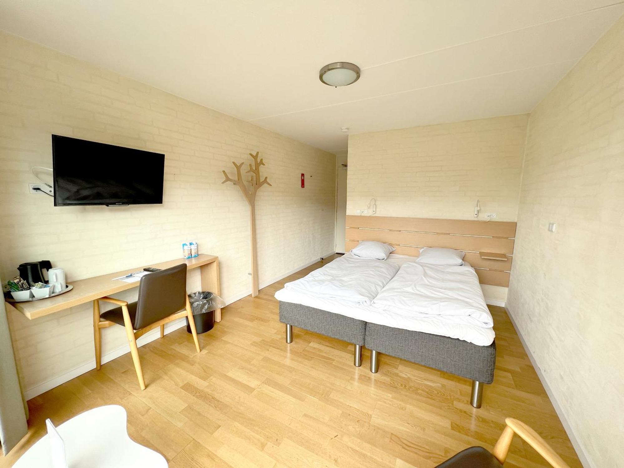 Strandhotel Klinten Aps Rødvig Esterno foto