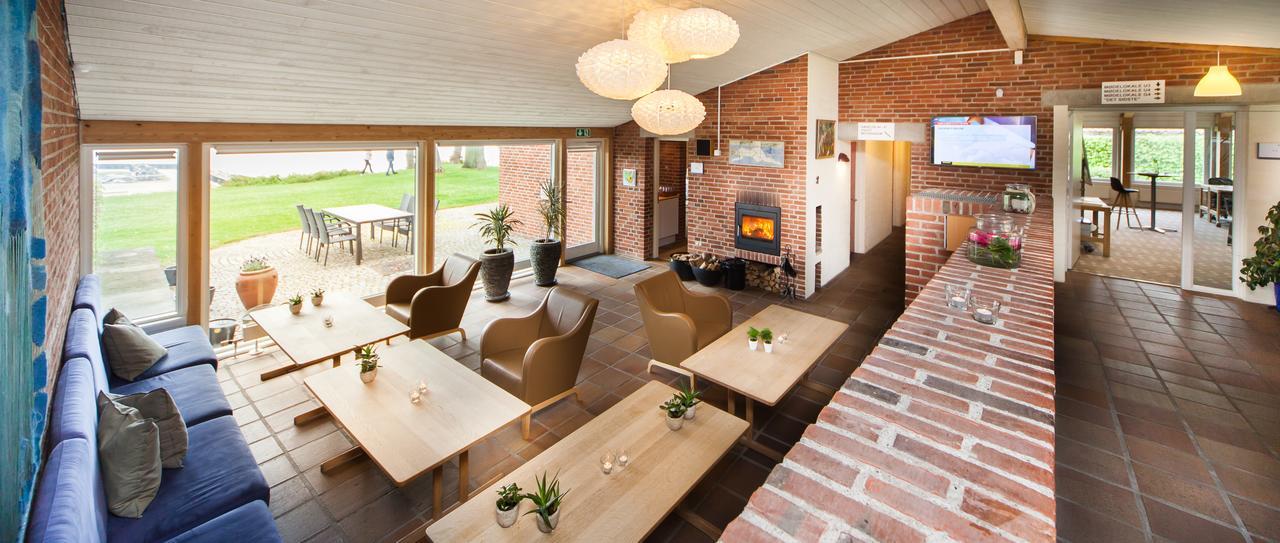 Strandhotel Klinten Aps Rødvig Esterno foto