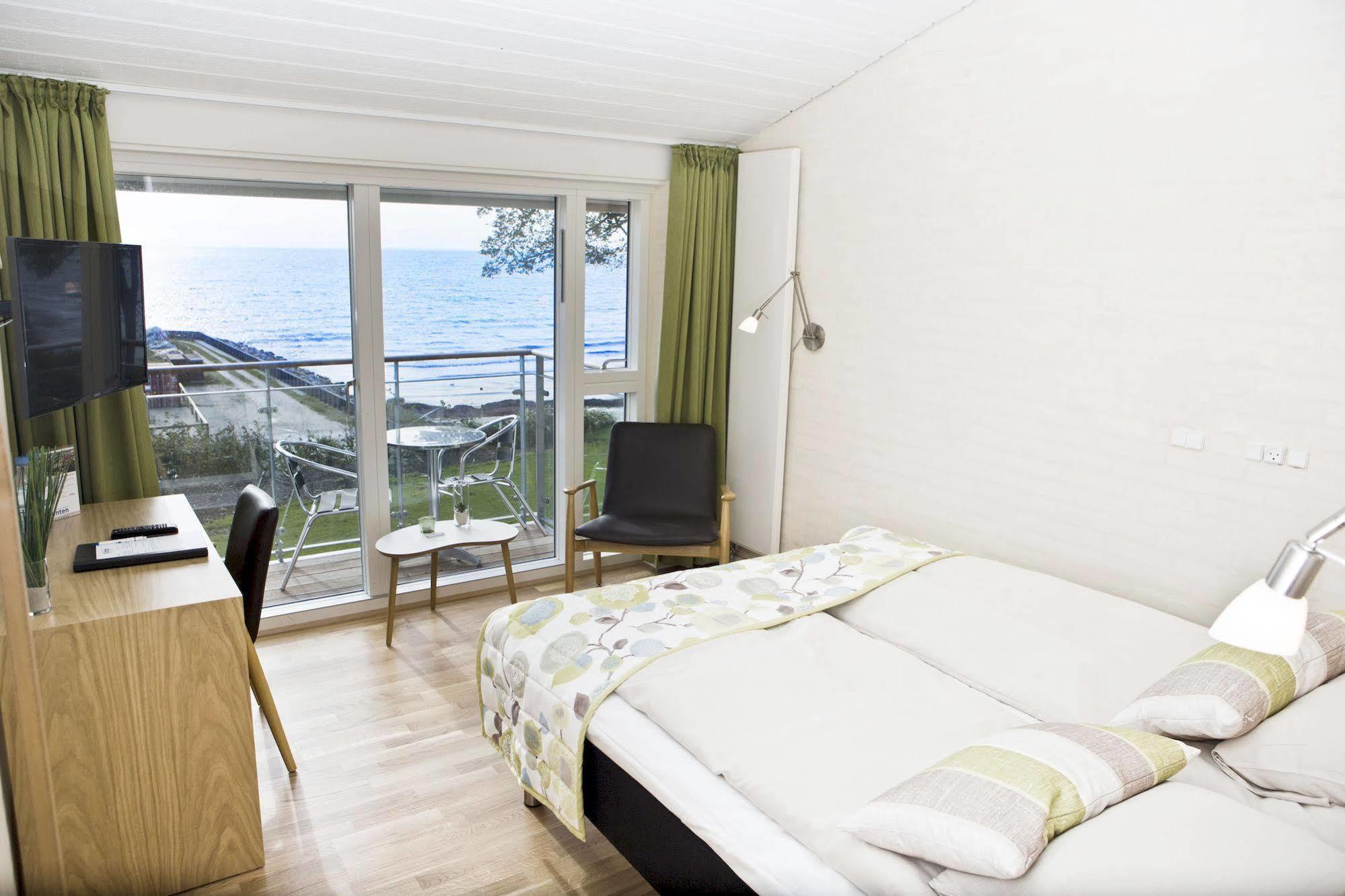 Strandhotel Klinten Aps Rødvig Esterno foto
