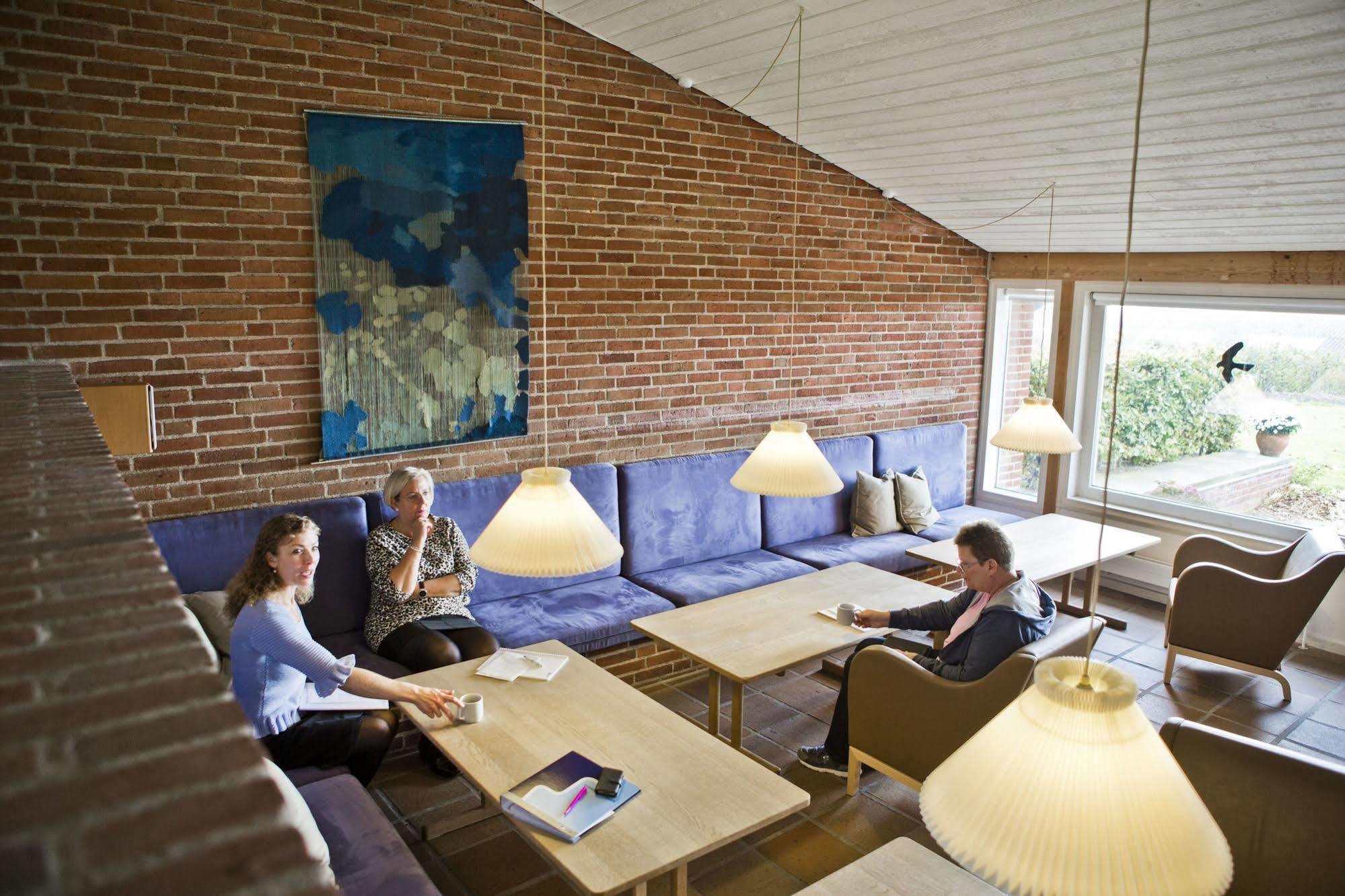 Strandhotel Klinten Aps Rødvig Esterno foto
