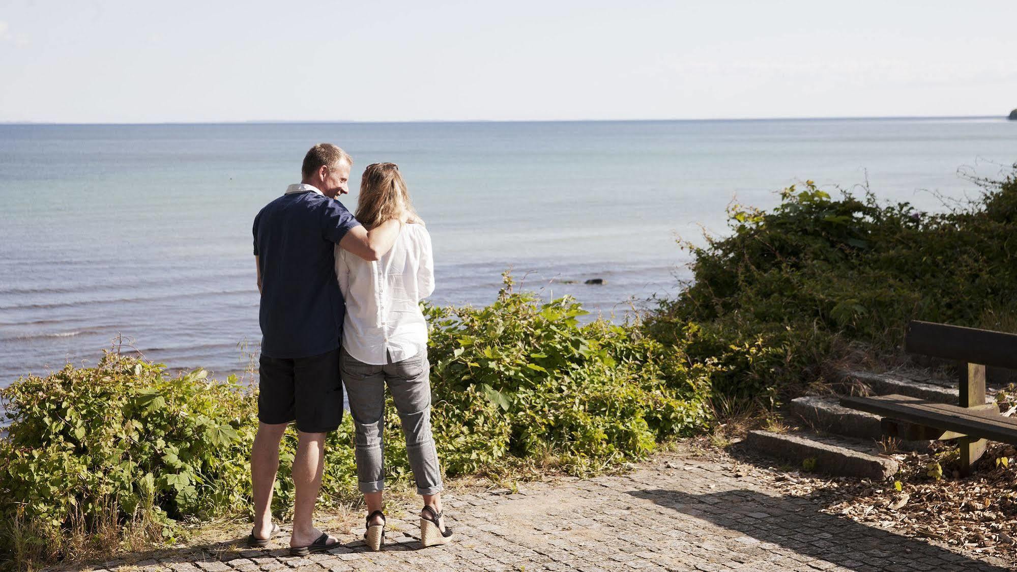 Strandhotel Klinten Aps Rødvig Esterno foto