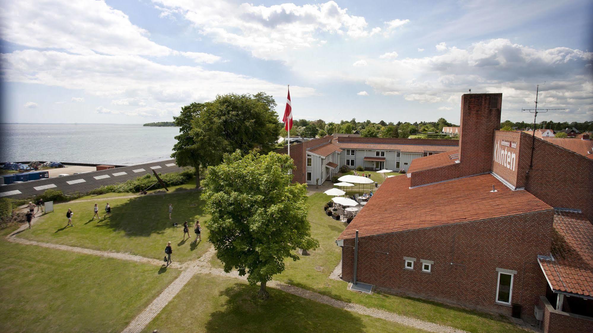 Strandhotel Klinten Aps Rødvig Esterno foto